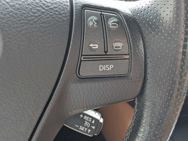 Used 2016 White Lexus 460 image 27