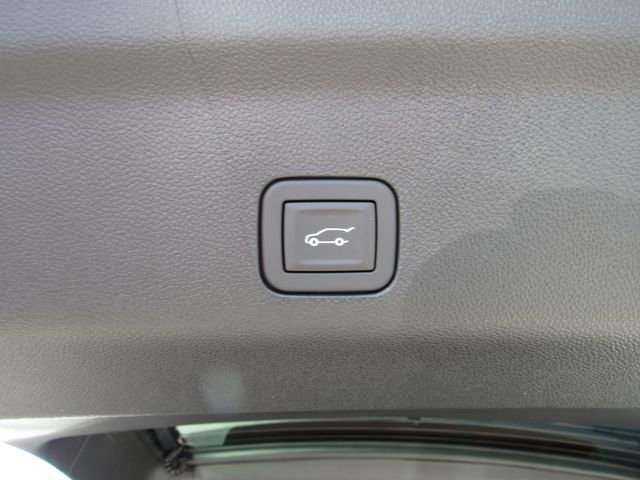 2026 GMC Yukon XL AT4 - Photo 38