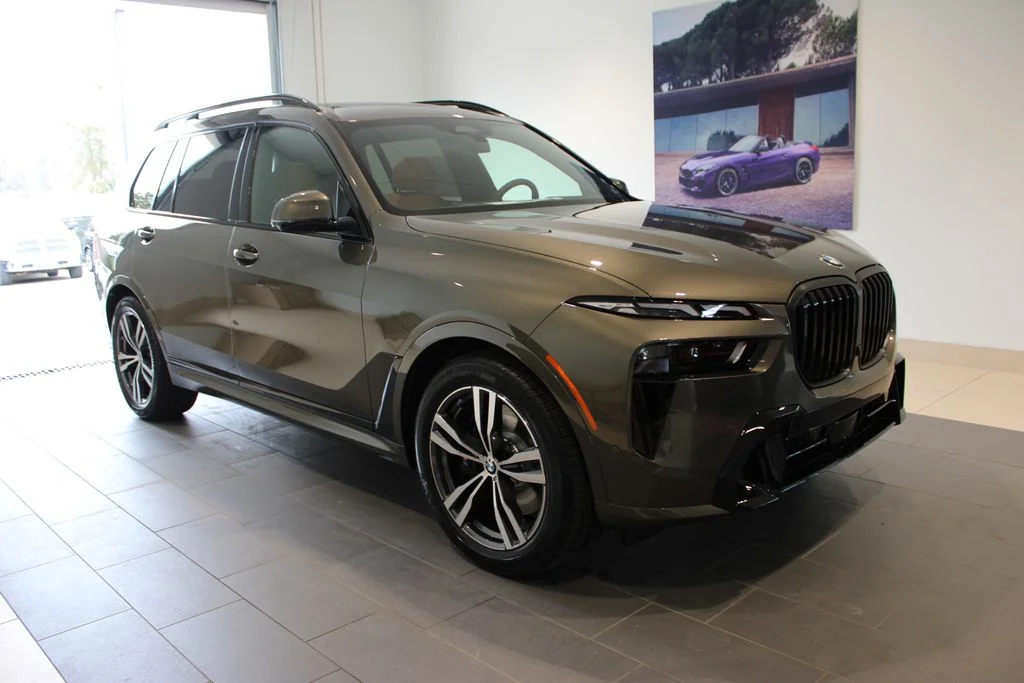 New 2026 Manhattan Green Metallic BMW xDrive40i image 2