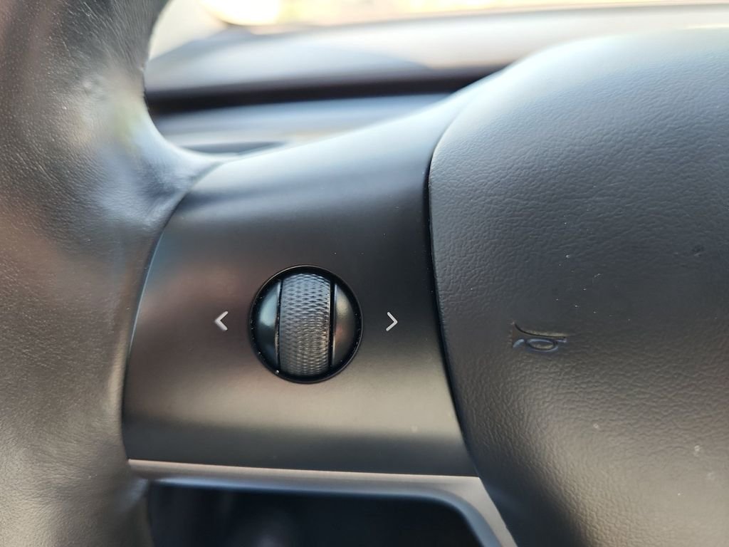 Used 2018 Black Tesla Long Range image 17