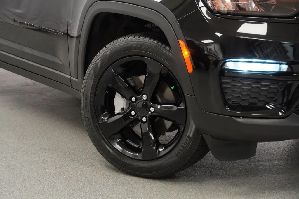 Used 2024 Black Jeep Limited image 4