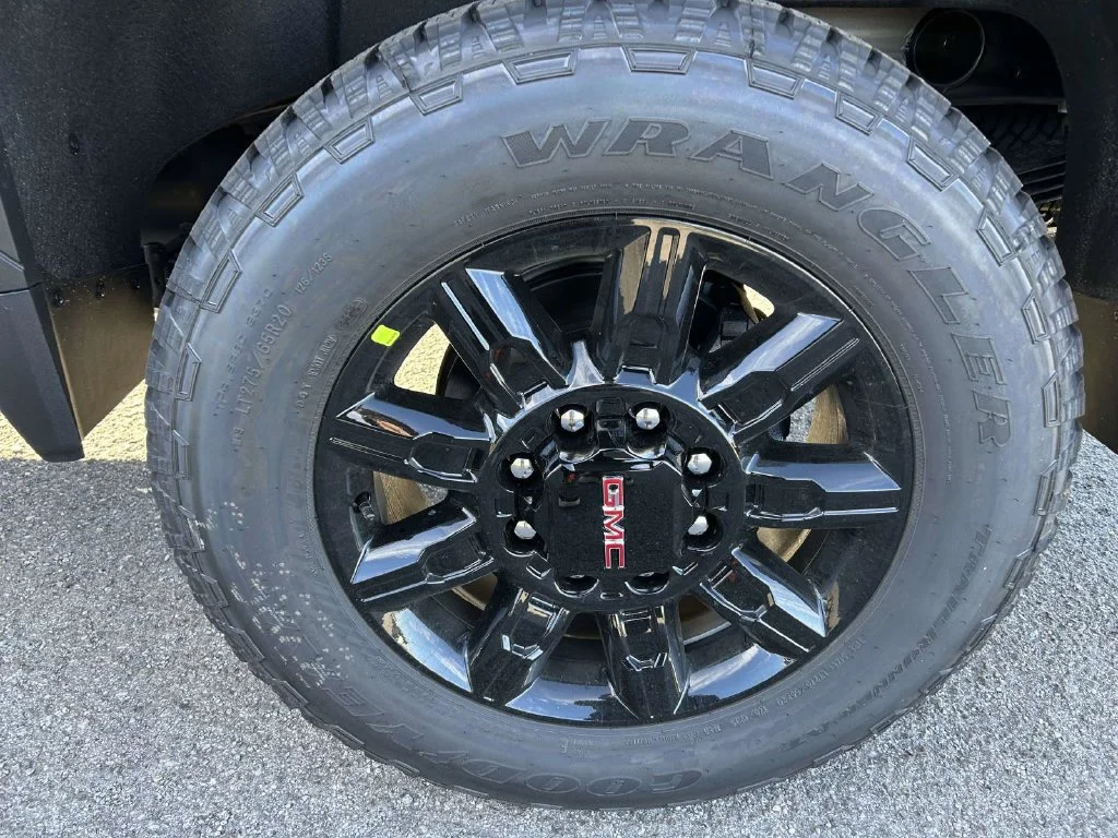 New 2026 Onyx Black GMC AT4 image 10