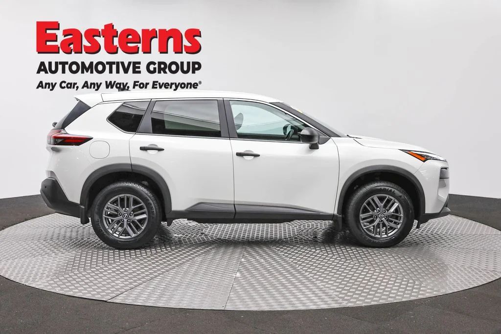 Used 2023 White Nissan S image 4