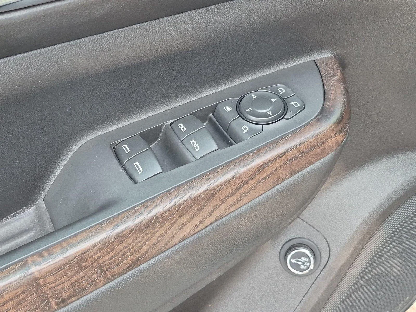 Used 2023 Ebony Twilight Metallic GMC Denali image 16
