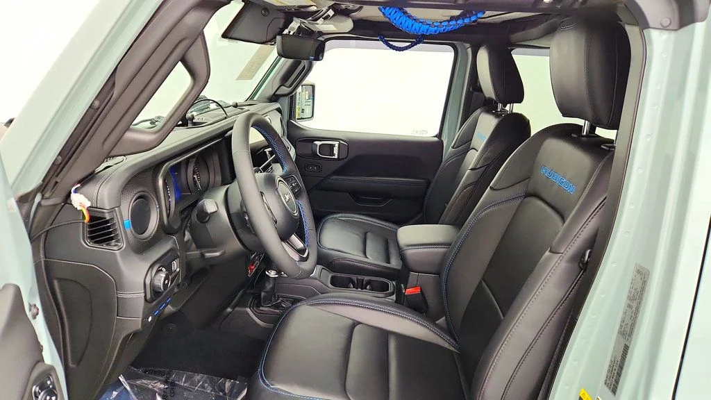 Used 2024 Earl Clearcoat Jeep Rubicon X 4xe w/ Nappa Leather, Rock-Trac & Off-Road Camera image 21