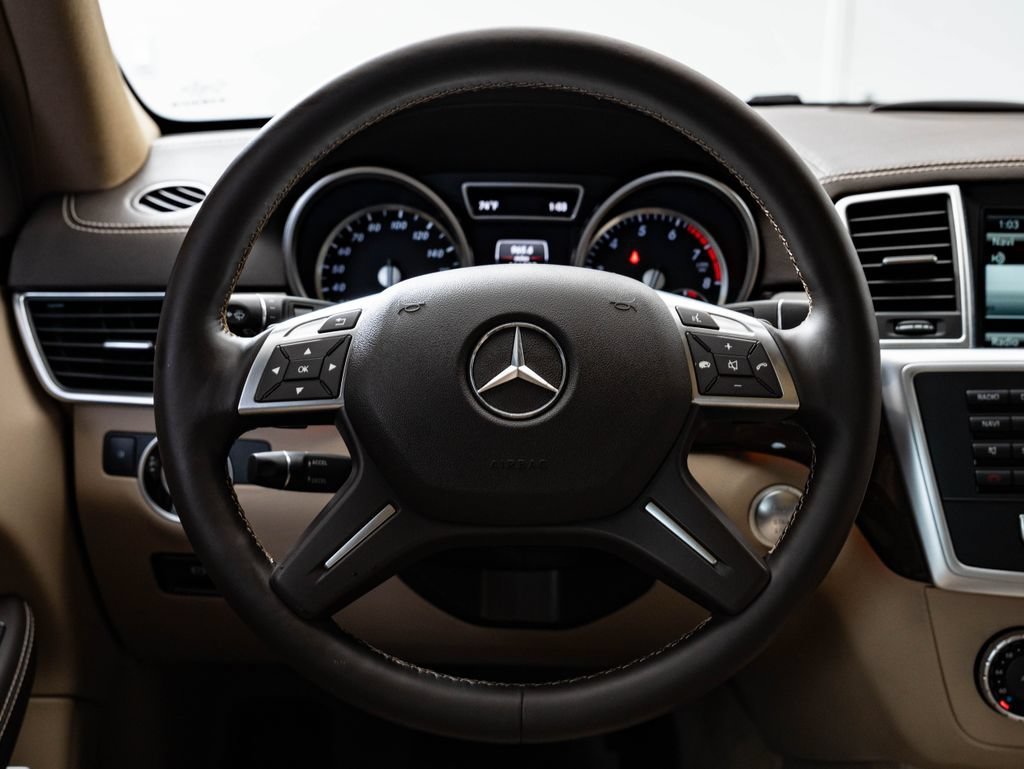 Used 2016 Polar White Mercedes-Benz GL 450 image 43