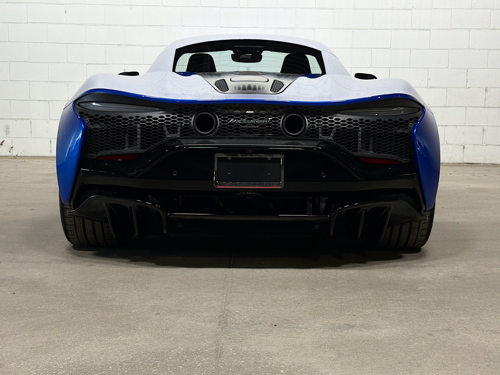 Used 2024 Vega Blue McLaren Base image 8