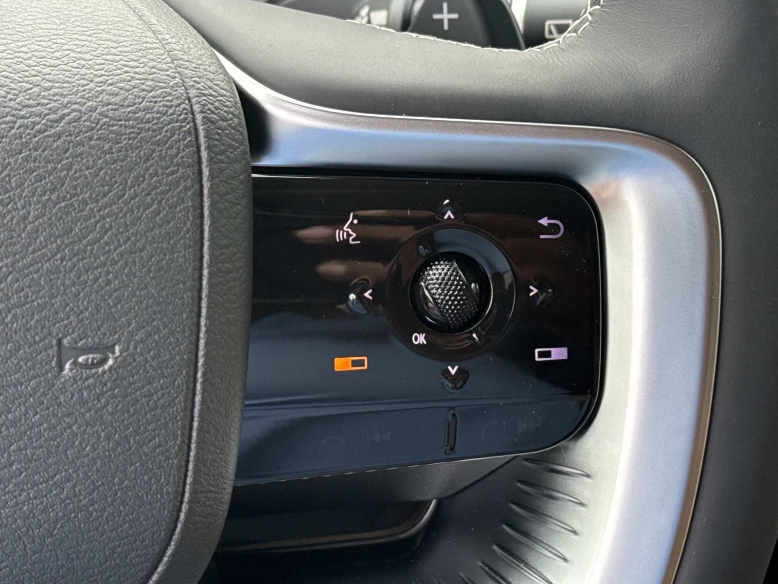 New 2027 RADIANT WHITE INFINITI Luxe 2WD image 18