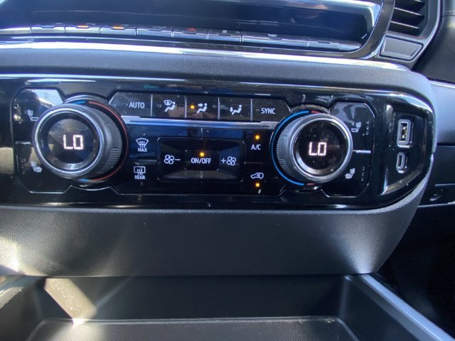 Used 2024 Summit White Chevrolet RST image 19
