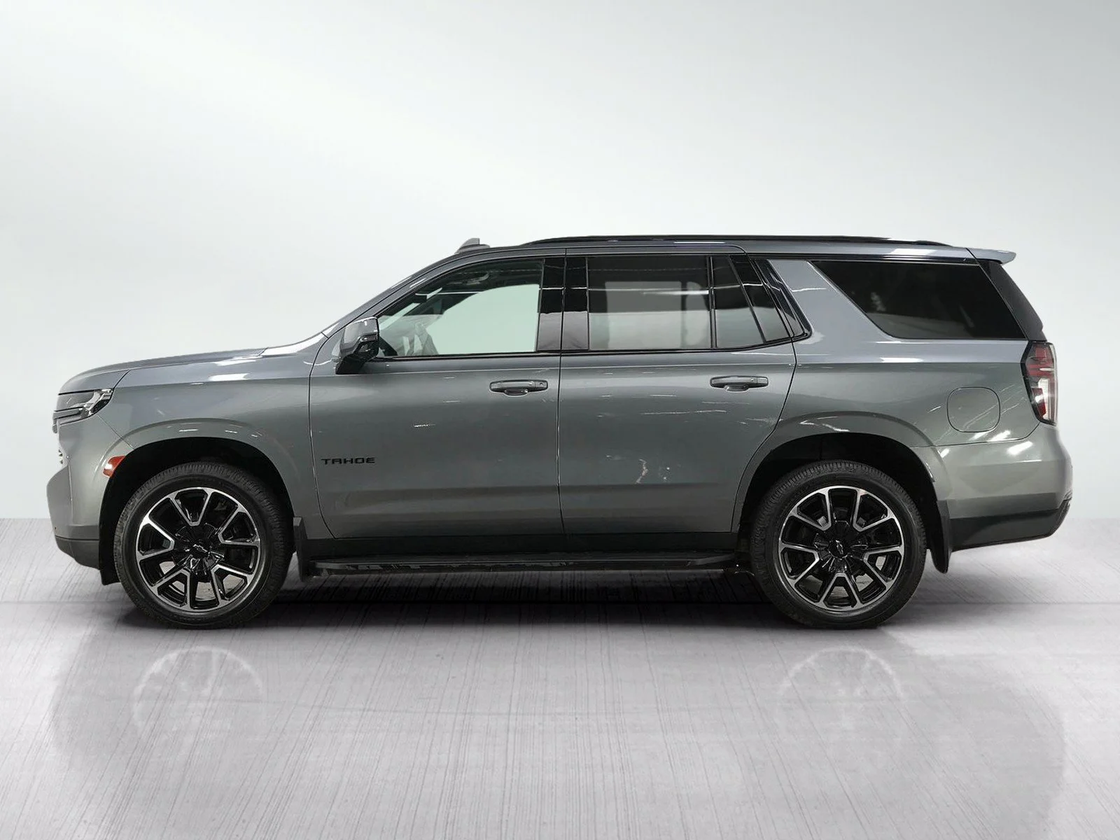 Used 2021 Chevrolet Tahoe RST with VIN 1GNSKRKD3MR277760 for sale in Bloomington, Minnesota