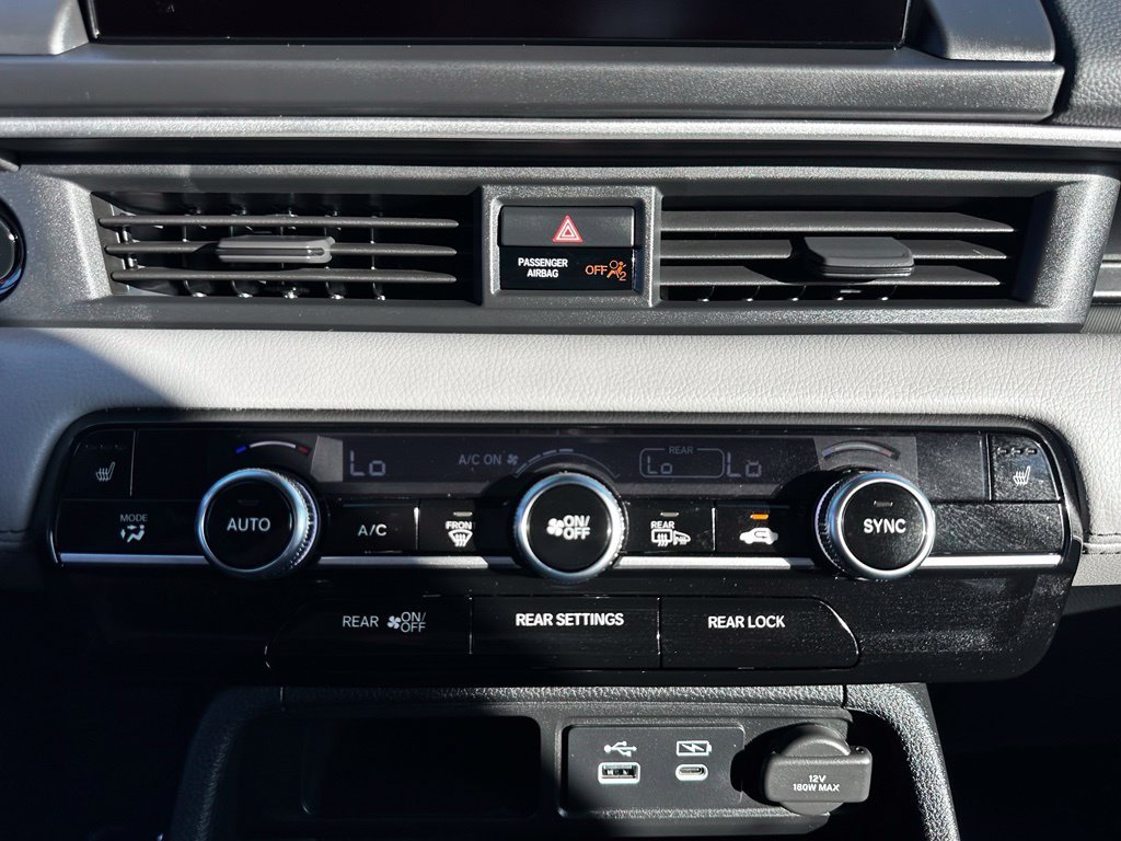 Used 2025 Lunar Silver Metallic Honda Touring image 34