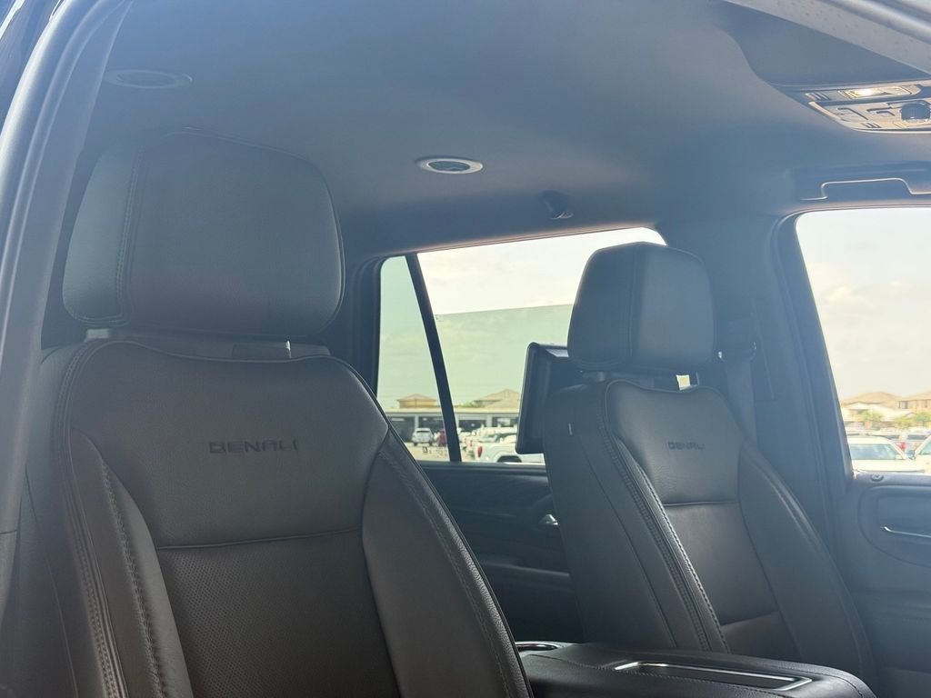 Used 2022 Black GMC Denali image 27