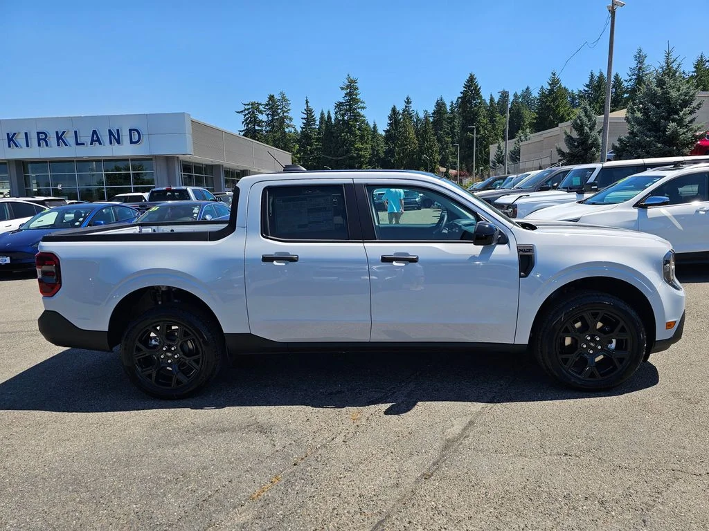 New 2025 White Ford XLT image 8