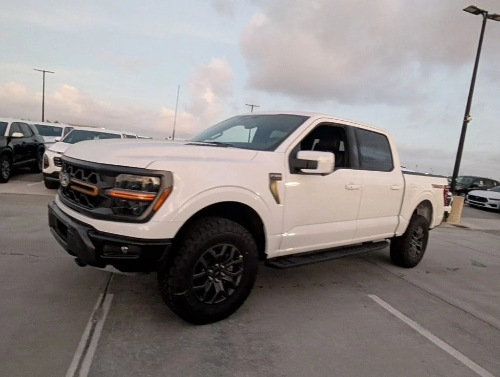 New 2026 Oxford White Ford Tremor® image 3