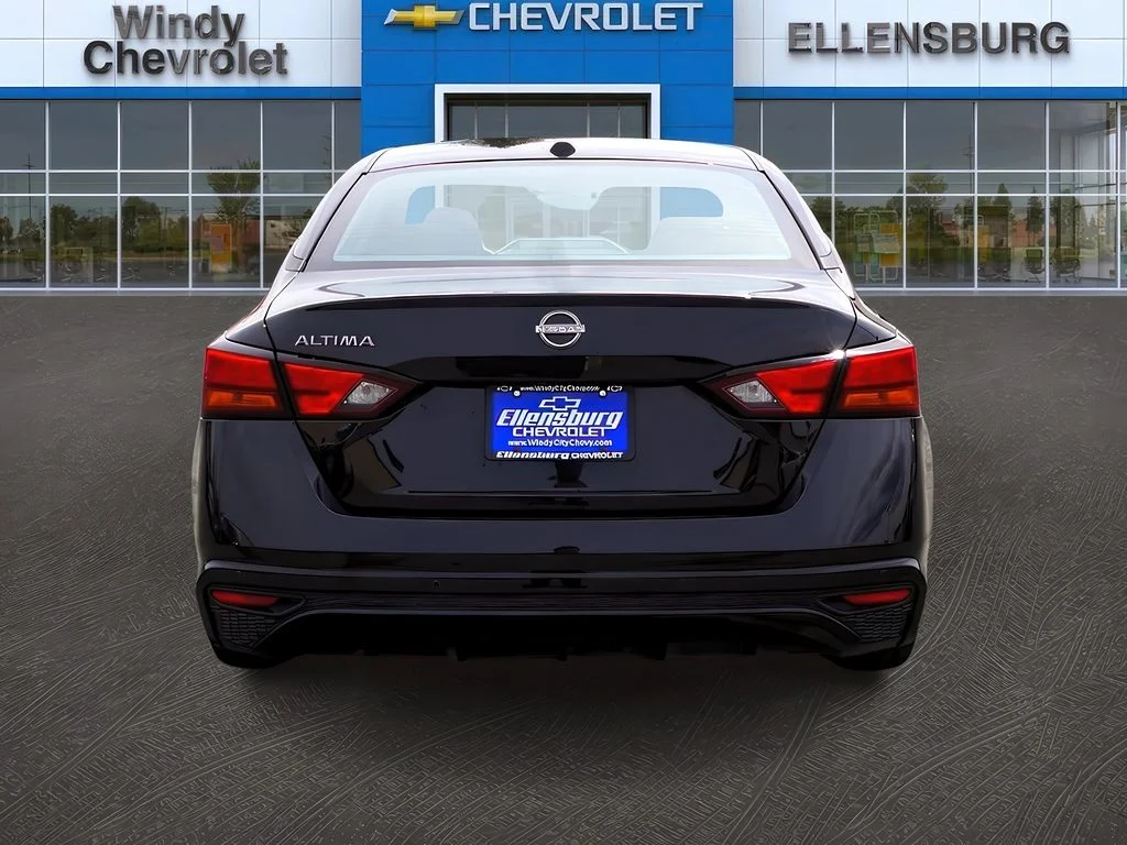2025 Nissan Altima SV - Photo 6
