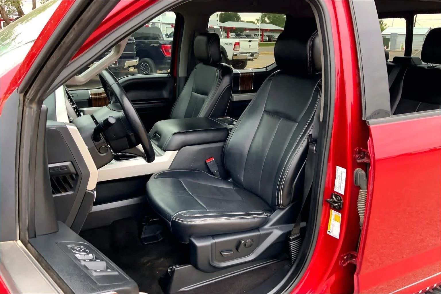 Used 2020 Rapid Red Metallic Tinted Clearcoat Ford LARIAT image 8