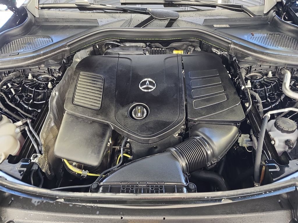 Certified Used 2026 Black Mercedes-Benz GLC 300 image 33