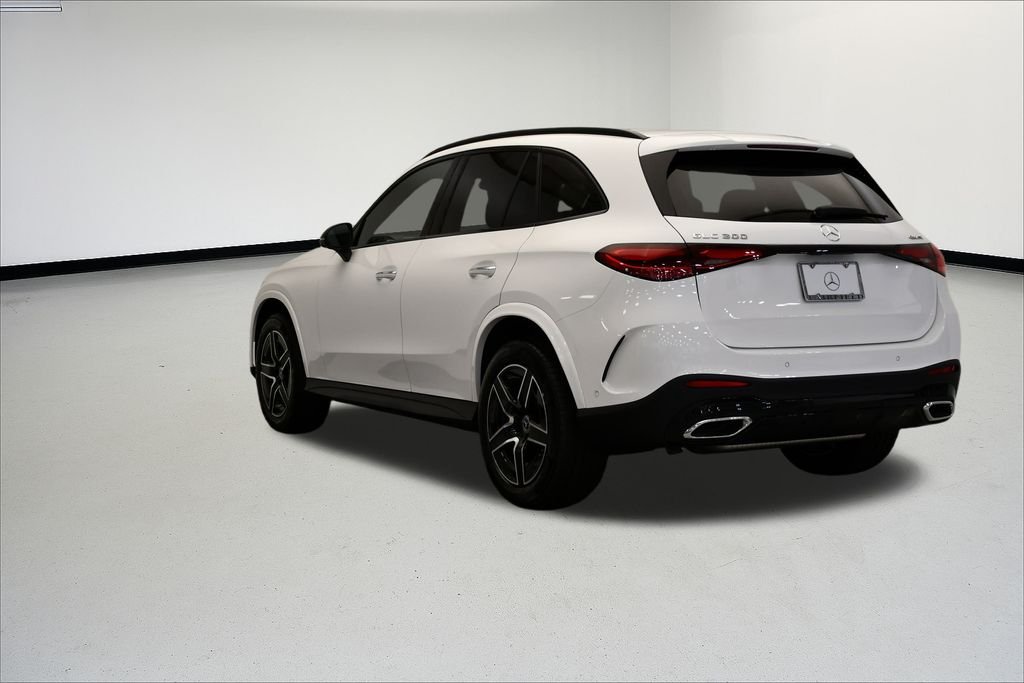 2025 Mercedes-Benz GLC Base - Photo 3