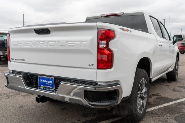 Used 2023 White Chevrolet LT image 6
