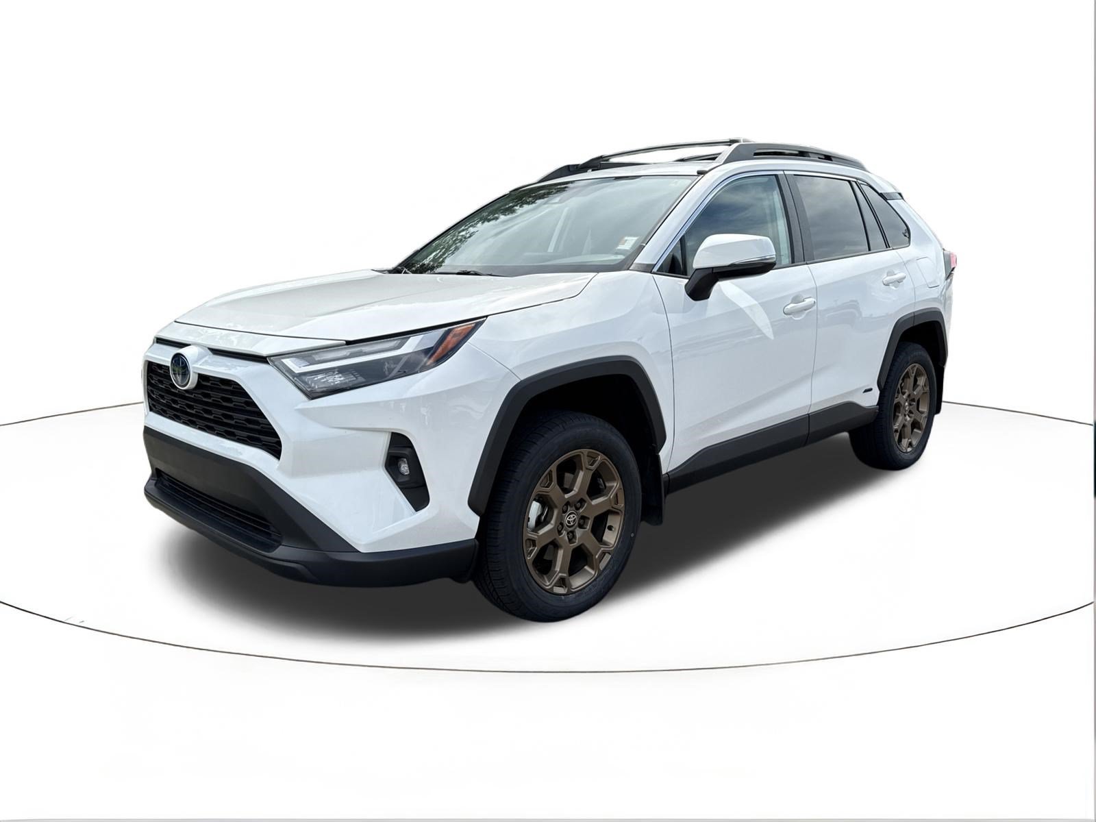 Used 2023 Ice Cap Toyota Hybrid Woodland image 7