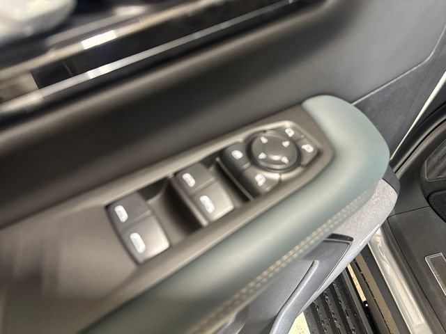 2026 GMC Yukon AT4 - Photo 4