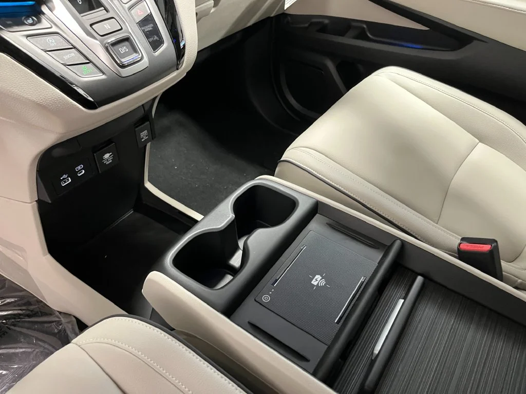 New 2027 Modern Steel Metallic Honda Touring image 18