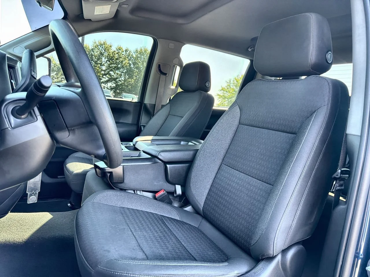 Used 2022 Northsky Blue Metallic Chevrolet Custom image 16