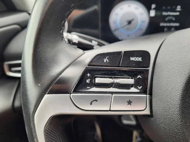 Used 2025 Silver Hyundai SEL Convenience image 20