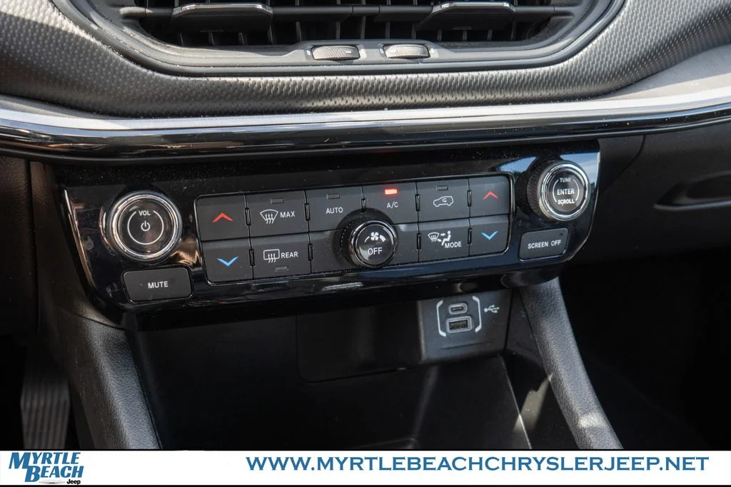 Certified Used 2022 Granite Crystal Metallic Clearcoat Jeep Trailhawk image 22