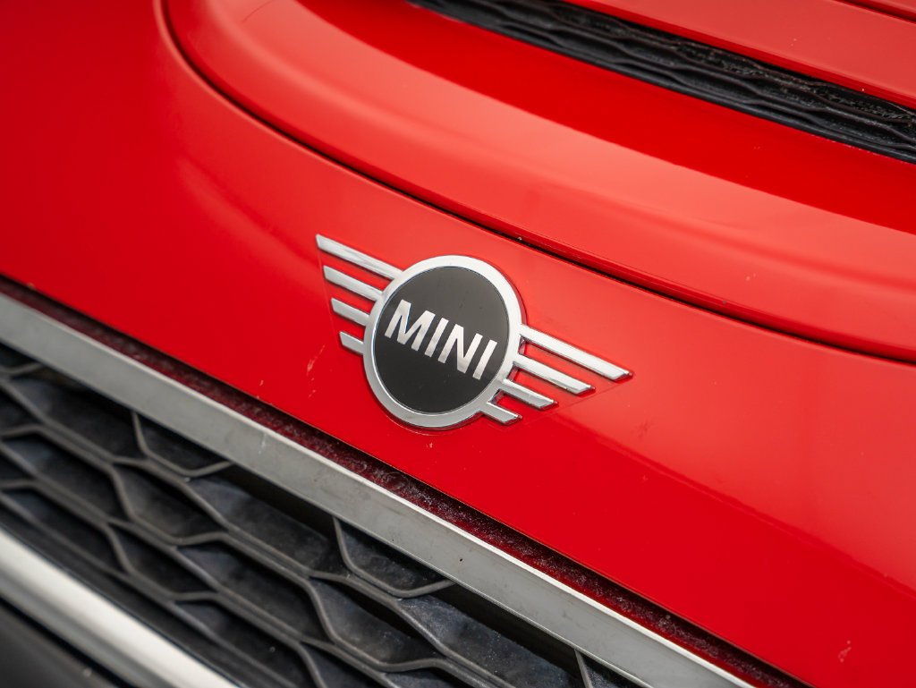 Used 2021 Chili Red MINI Signature image 11