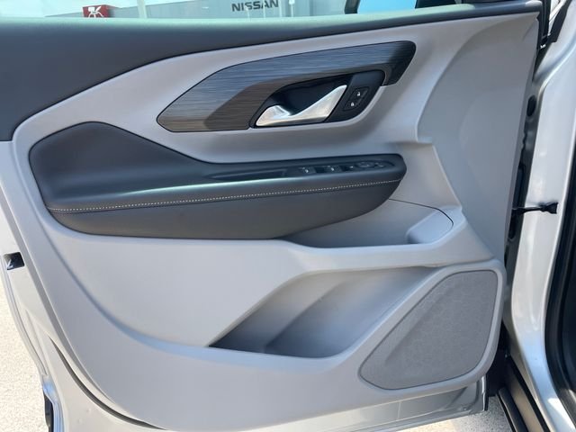 Used 2022 Silver GMC SLE image 10