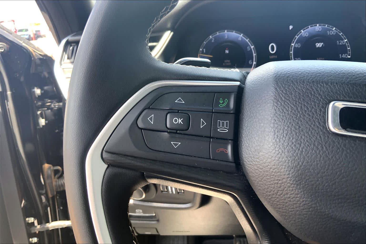 Used 2024 Diamond Black Crystal Pearlcoat Jeep Laredo image 24