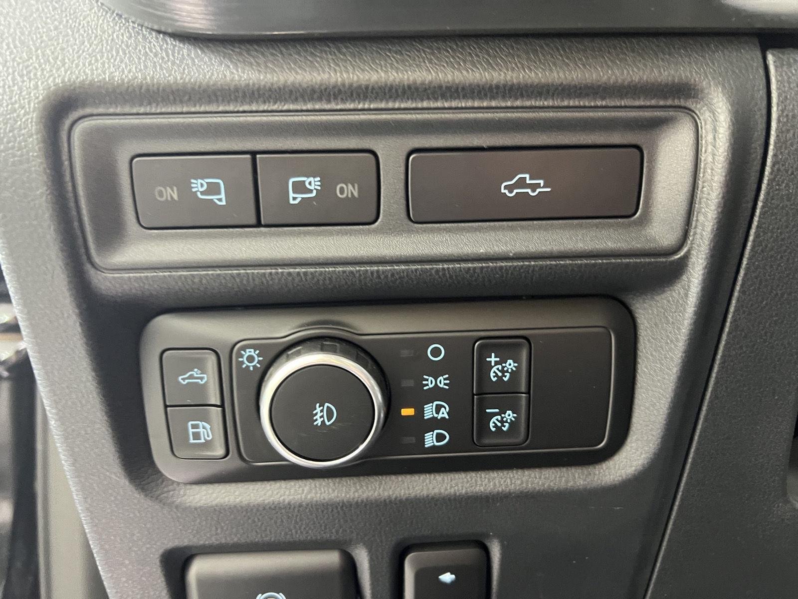 Used 2021 Agate Black Ford LARIAT image 17