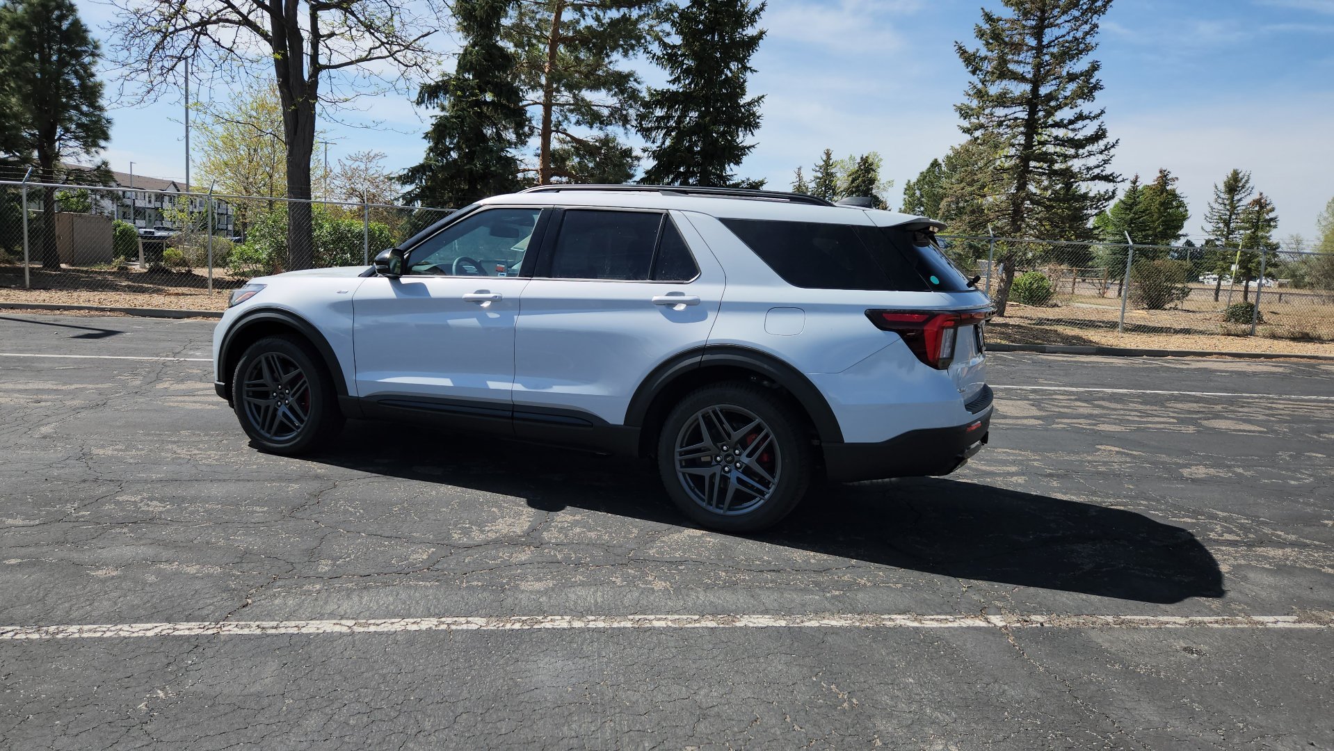 2026 Ford Explorer ST-Line - Photo 7