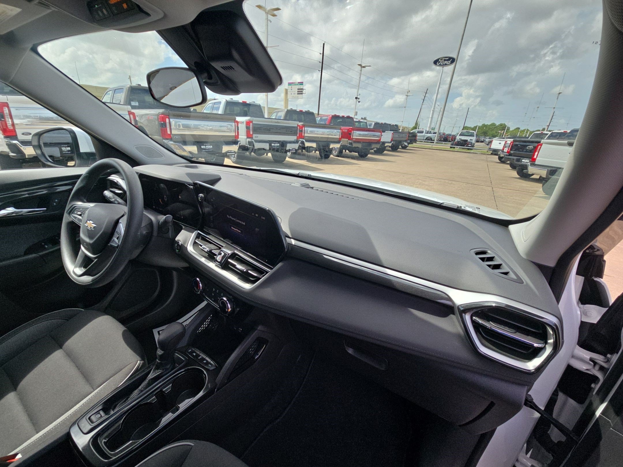 Used 2025 Summit White Chevrolet LT image 30