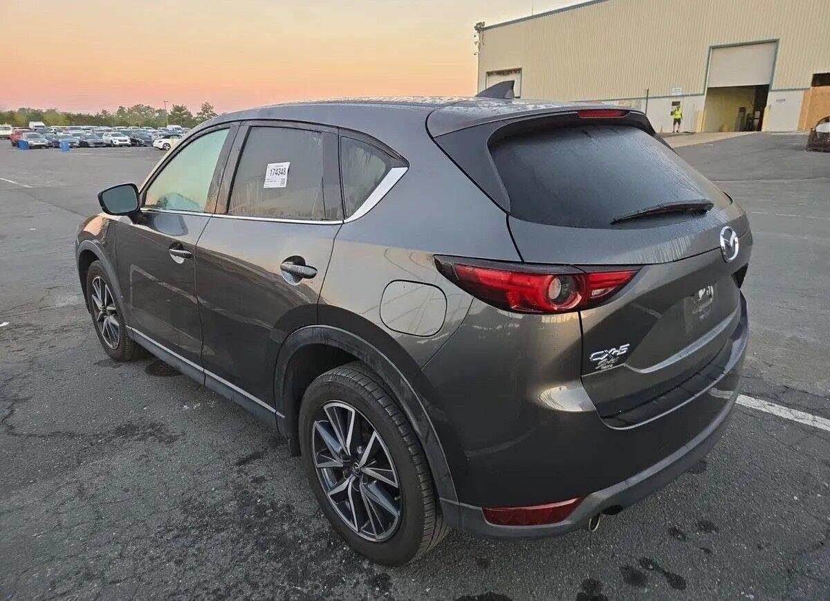 Used 2018 Machine Gray Metallic Mazda Grand Touring image 3