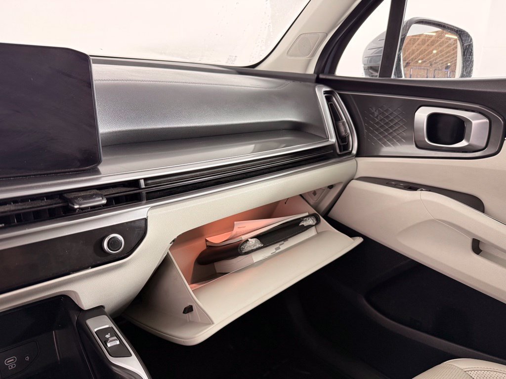 Used 2025 Silver Kia S image 29