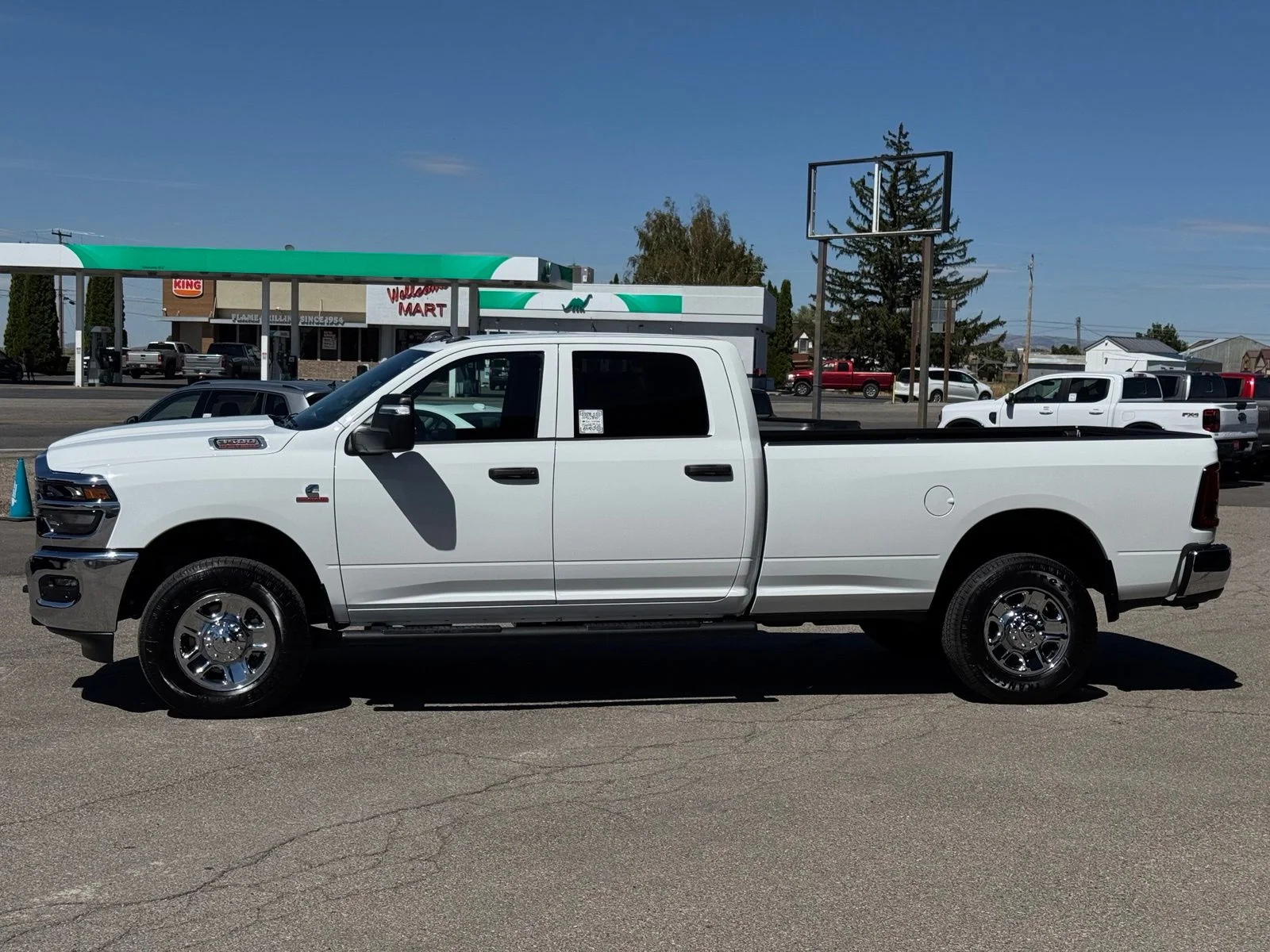 New 2027 Bright White Clearcoat RAM Tradesman image 12