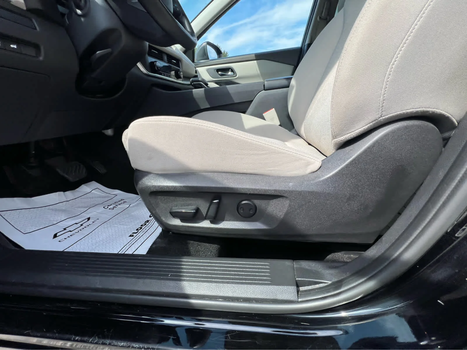 Used 2025 Black Nissan SV image 11