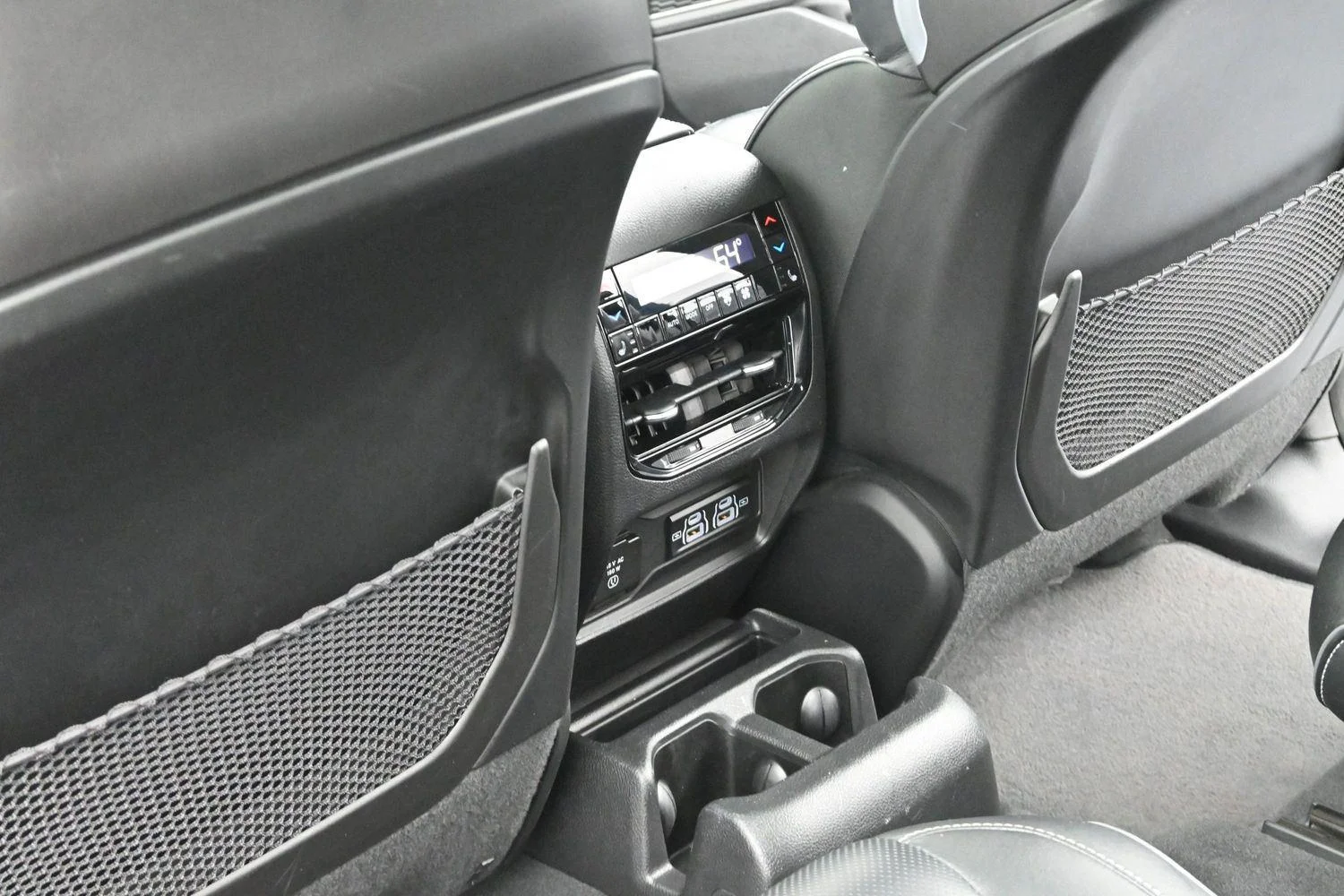Used 2023 Diamond Black Crystal Pearlcoat Jeep Overland image 34