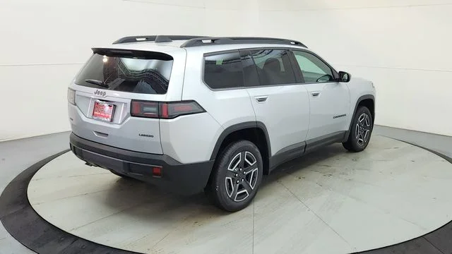 New 2026 Silver Zynith Clear-Coat Exterior Paint Jeep Laredo image 10