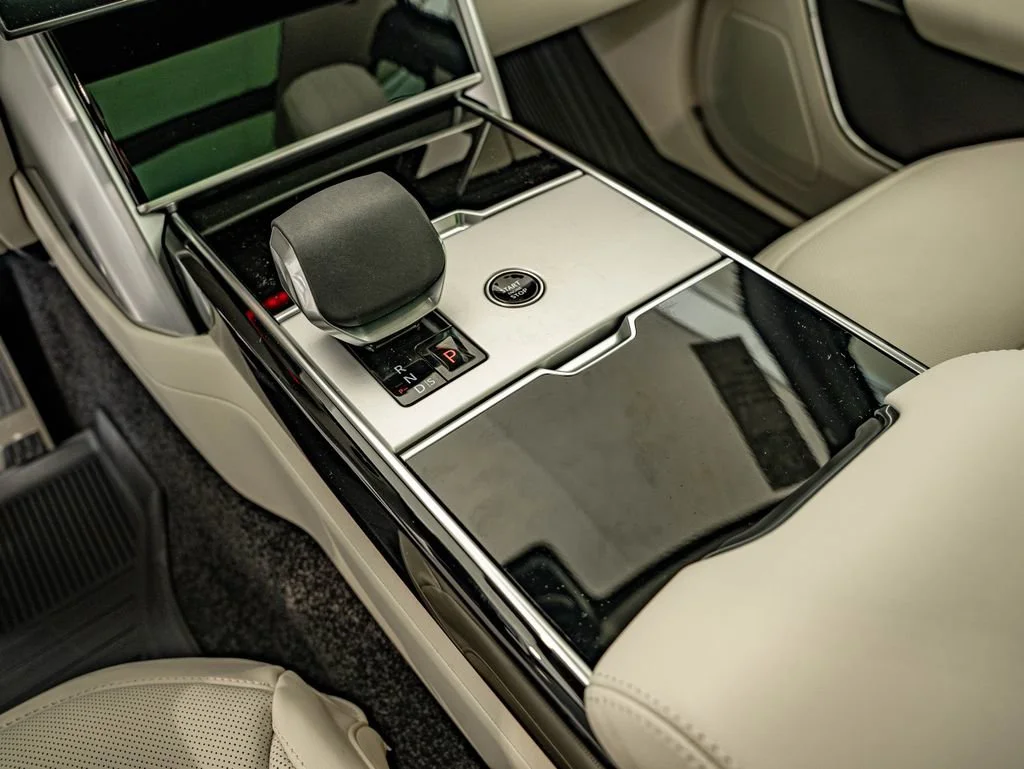 New 2026 Icy White Satin Land Rover SE image 26