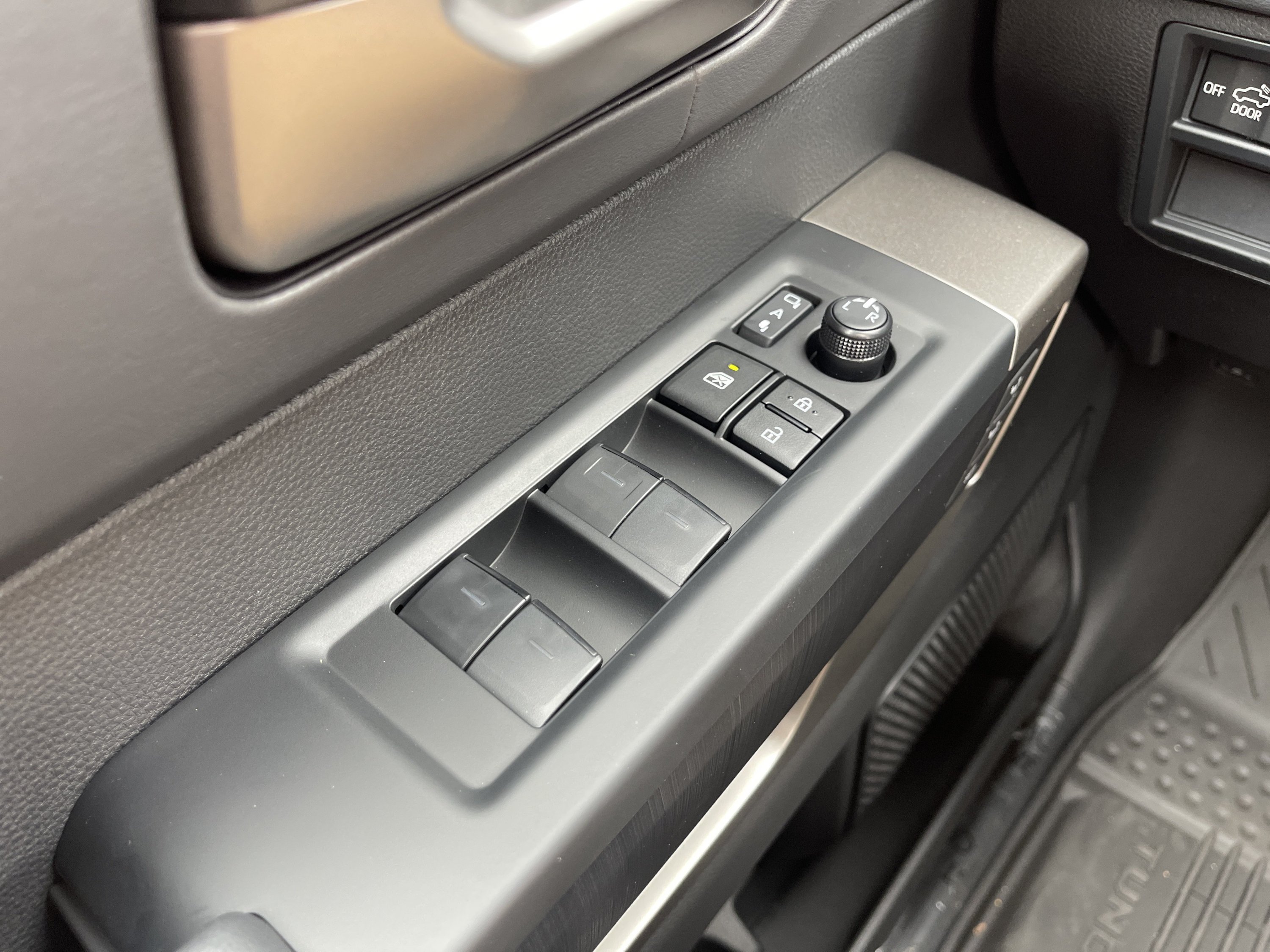 2026 Toyota Tundra Platinum - Photo 14