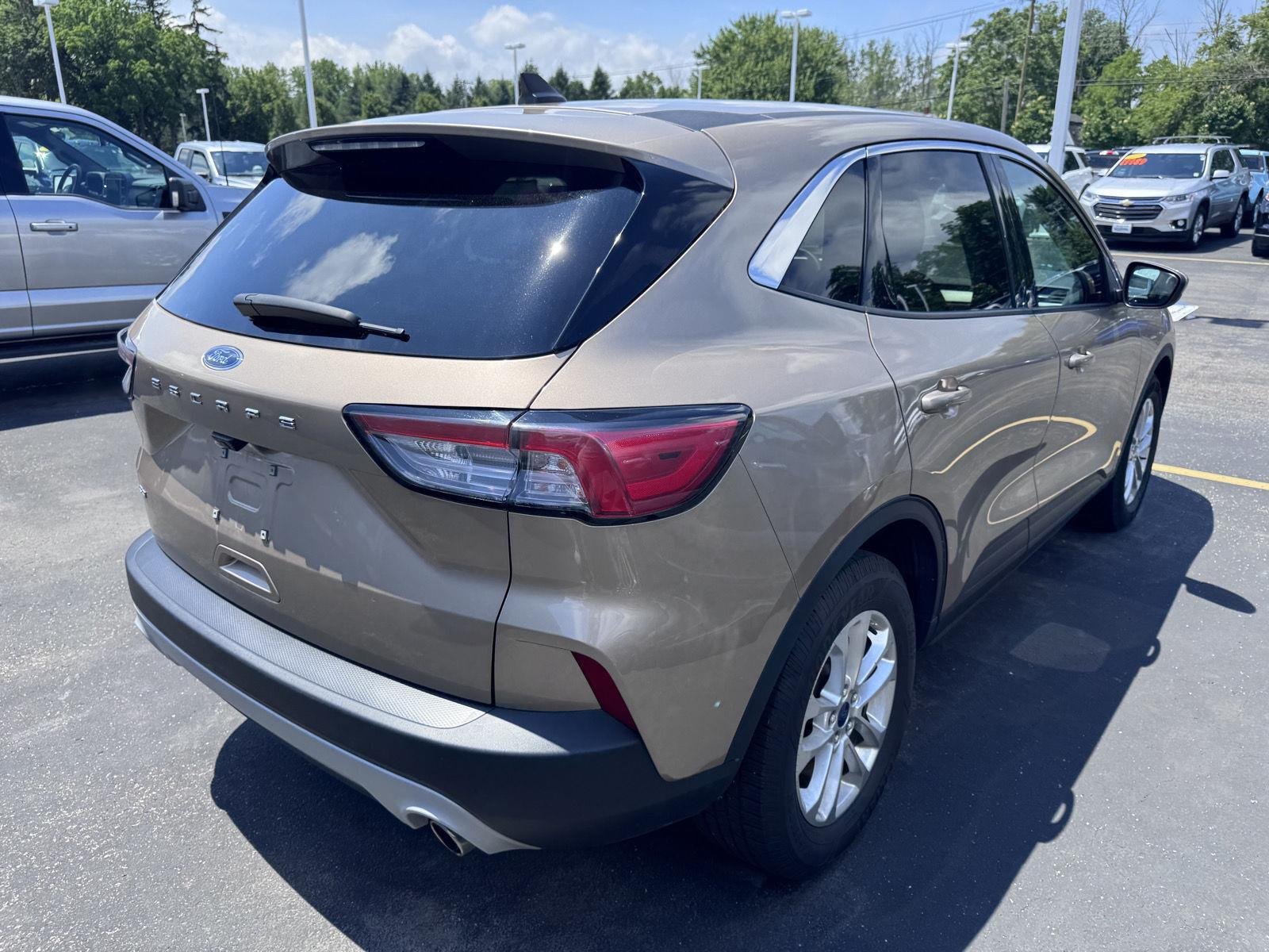 Used 2021 Desert Gold Ford SE image 4