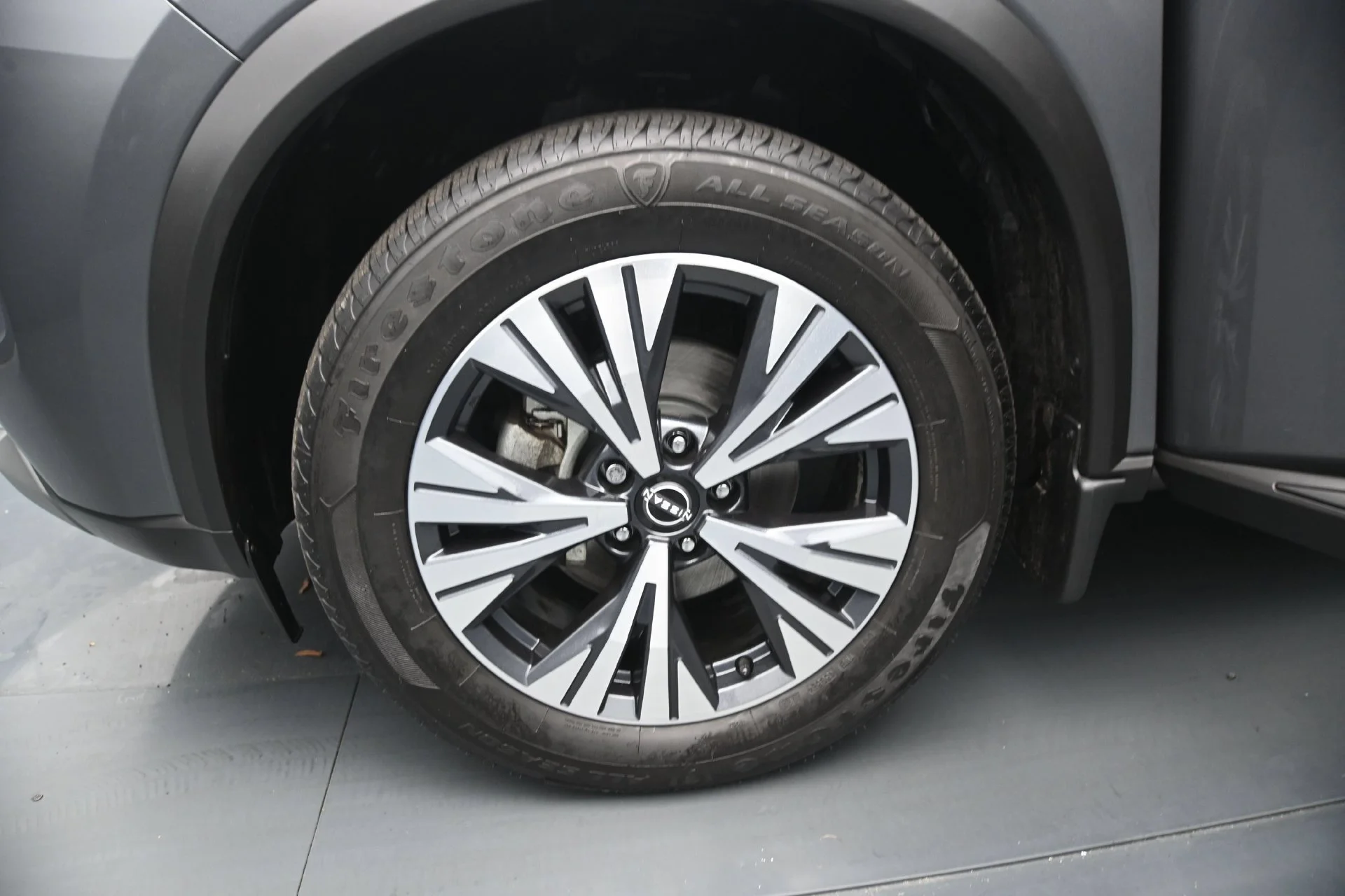 Used 2023 Gun Metallic Nissan SV image 27