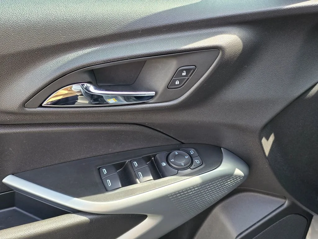 2025 Chevrolet Trax RS - Photo 22
