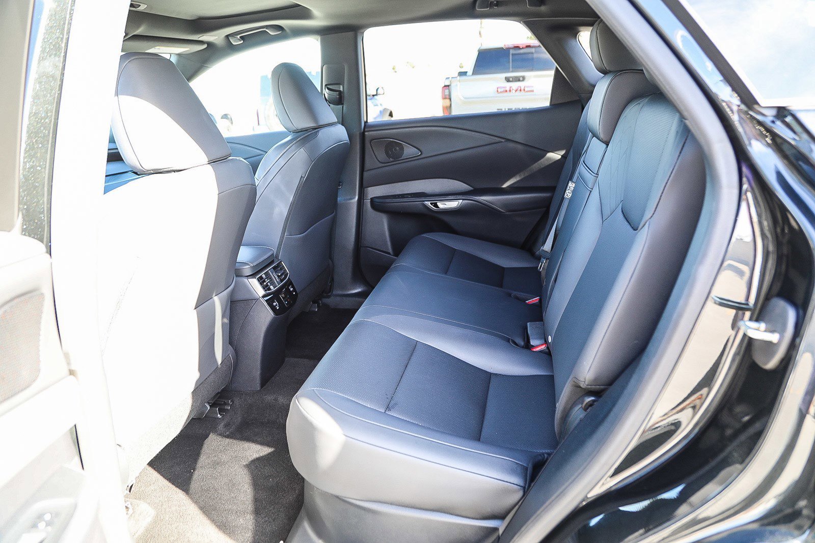 2024 Lexus RX 350 - Photo 17