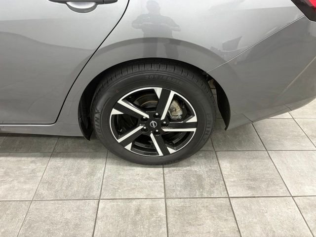 Used 2024 Gray Nissan SV image 7