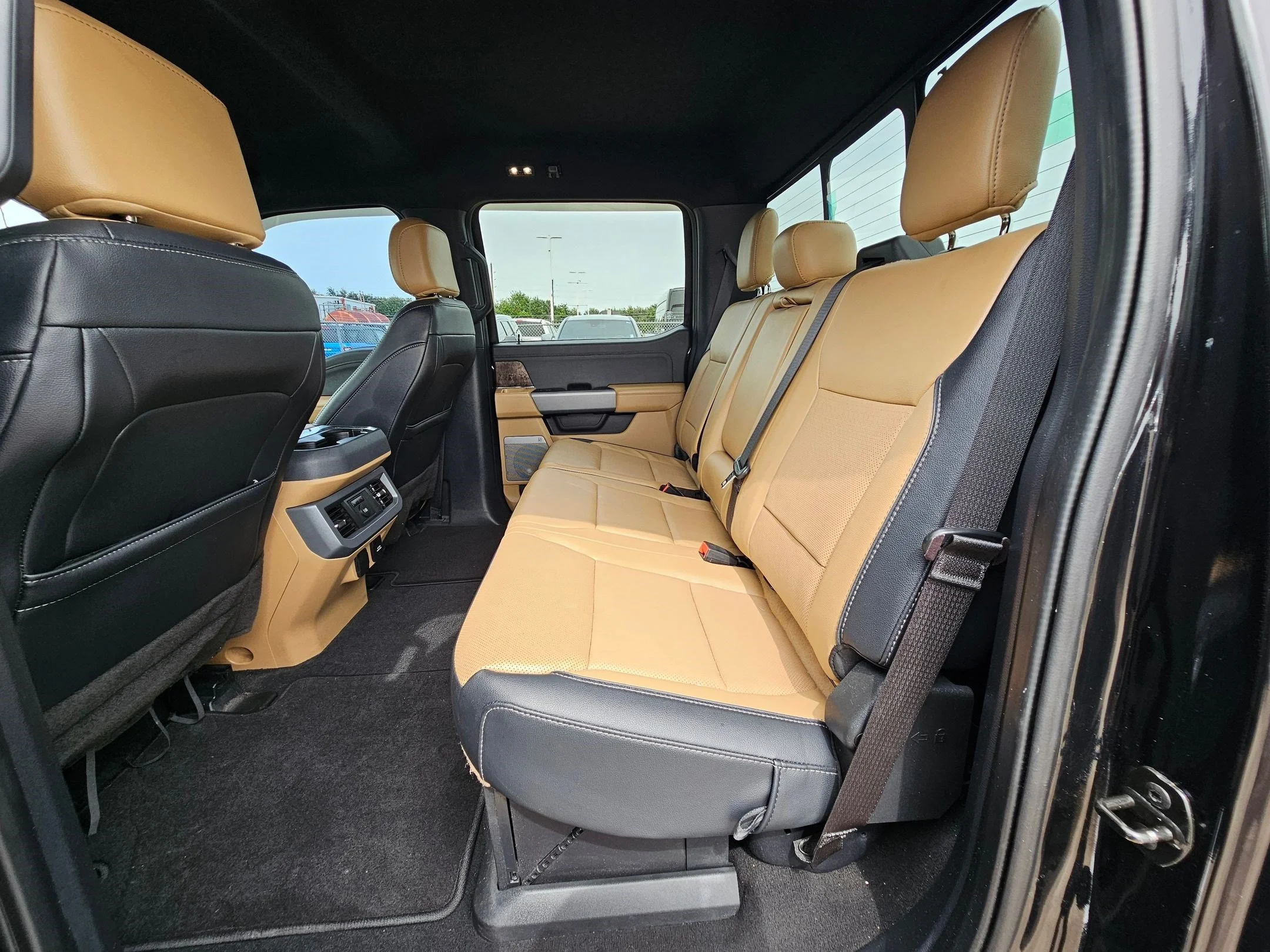 Used 2023 Black Metallic Ford Lariat image 26