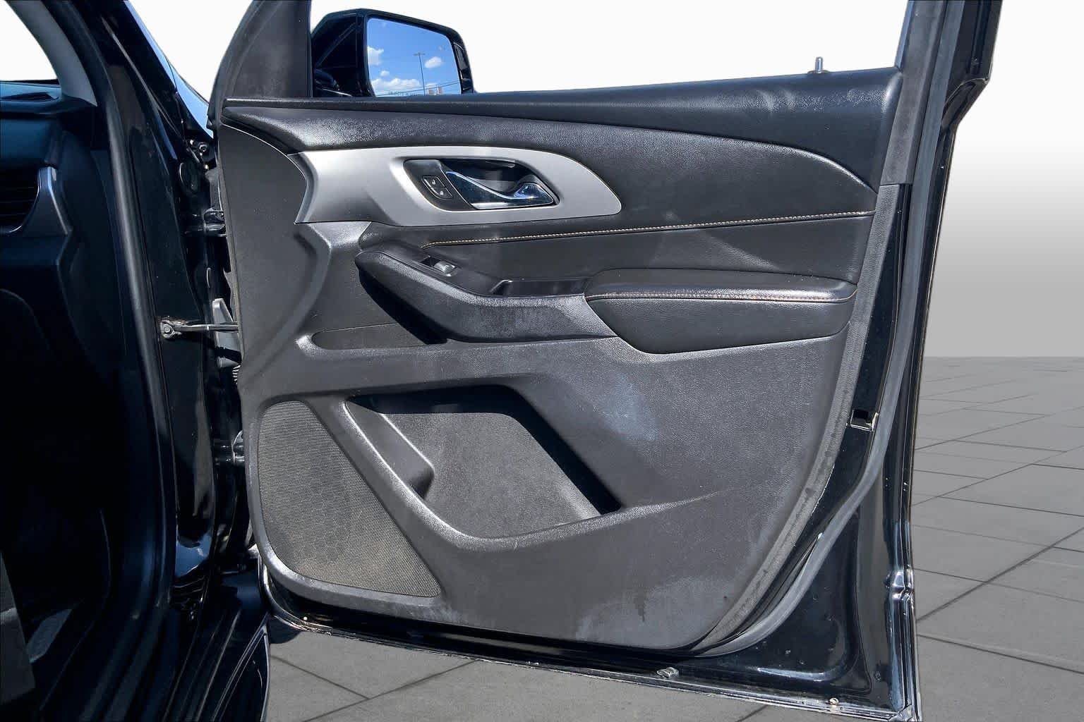 Used 2018 Mosaic Black Metallic Chevrolet LT Cloth image 22